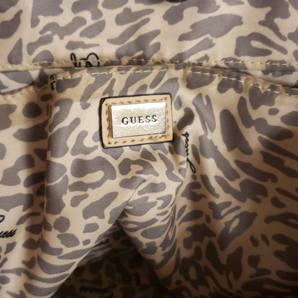 Guess Purse - Picture 6 of 6